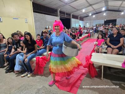 Escola José Bonifácio promoveu "Noite Cultural" com "Seção de Autógrafos" dos pequenos escritores