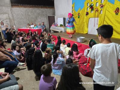 Escola José Bonifácio promoveu "Noite Cultural" com "Seção de Autógrafos" dos pequenos escritores