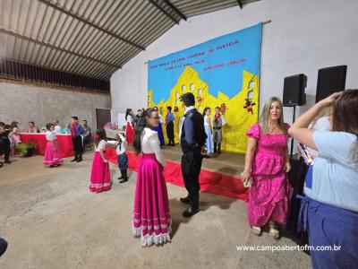 Escola José Bonifácio promoveu "Noite Cultural" com "Seção de Autógrafos" dos pequenos escritores