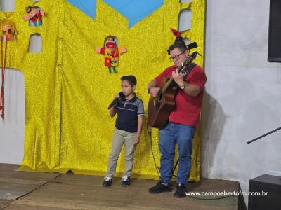 Escola José Bonifácio promoveu "Noite Cultural" com "Seção de Autógrafos" dos pequenos escritores