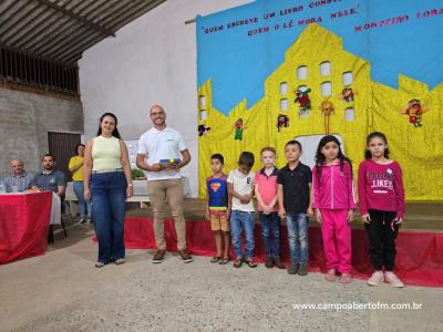 Escola José Bonifácio promoveu "Noite Cultural" com "Seção de Autógrafos" dos pequenos escritores