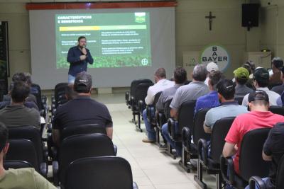 Coprossel e Bayer promovem treinamento técnico com foco em novas tecnologias agrícolas