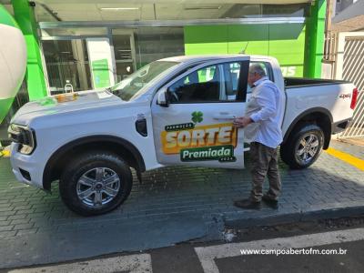 Sicredi Grandes Lagos encerra campanha ‘Sorte Premiada 2024’ com entrega de camionete e Volkswagem Taos