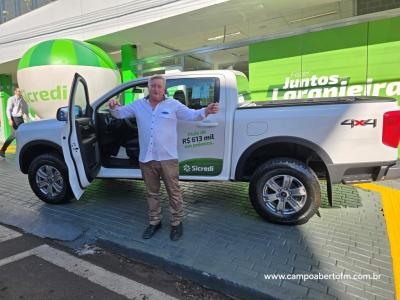 Sicredi Grandes Lagos encerra campanha ‘Sorte Premiada 2024’ com entrega de camionete e Volkswagem Taos