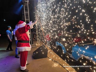 Chegada do Papai Noel no lago municipal marca a abertura do Natal 2024 em Nova laranjeiras