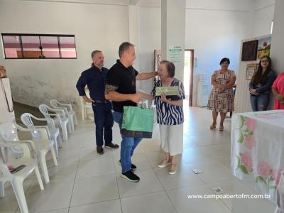 Dona Terezinha Gurtat encerra 60 anos de trabalho no setor de encomendas da Expresso Princesa dos Campos