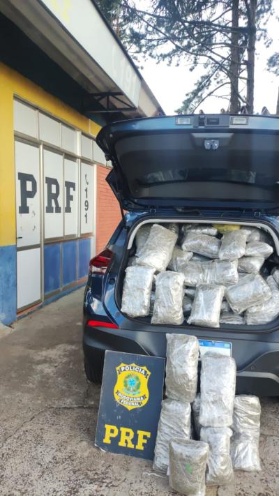 LS: PRF apreende 100kg de capulho após abordagem na BR 277