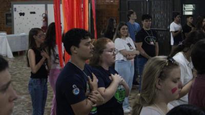 LS: Encontro Highfire reúne mais de cem jovens em momento de fé e adoração