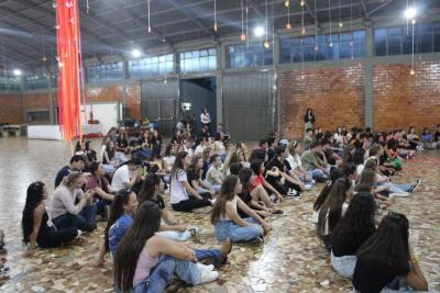 LS: Encontro Highfire reúne mais de cem jovens em momento de fé e adoração