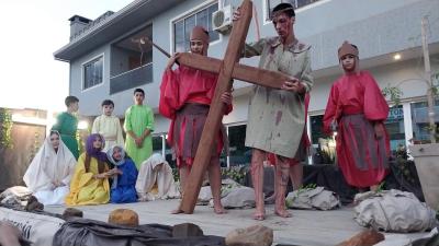 Procissão Luminosa reúne milhares de fiéis nas ruas de Laranjeiras do Sul