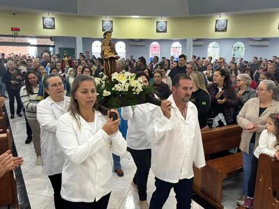 Celebração em louvor a Santo Antônio em Rio Bonito do Iguaçu reuniu centenas de fiéis