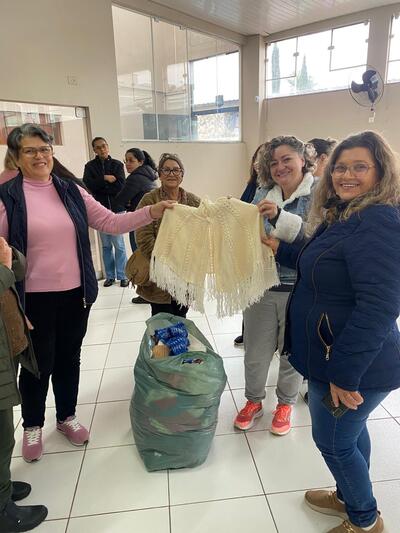 LS: Igreja Metodista entrega mais de 600 peças de tricô para entidades