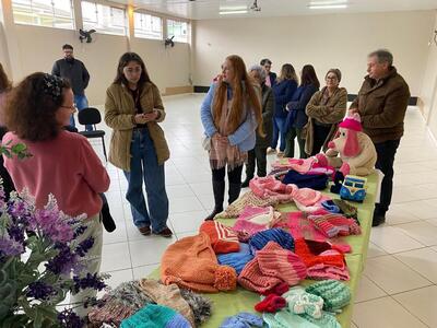 LS: Igreja Metodista entrega mais de 600 peças de tricô para entidades
