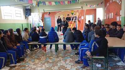 Projeto Lutas em Cenas é apresentado aos alunos do Colégio Floriano Peixoto de Laranjeiras do Sul 