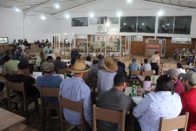 Leilão de Touros e gado de corte da Sociedade Rural movimenta mais de R$ 1 milhão em negócios