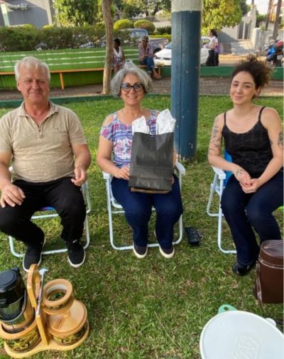 LS: Mateada reúne famílias na praça