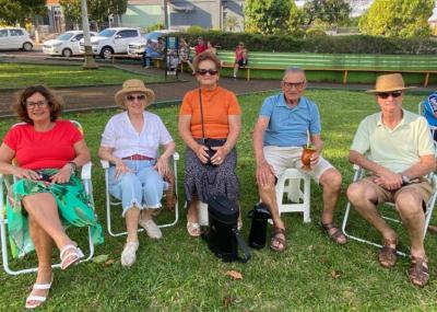 LS: Mateada reúne famílias na praça