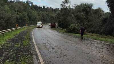 Chuva de granizo provoca bloqueios temporários na BR-158 em Rio Bonito do Iguaçu
