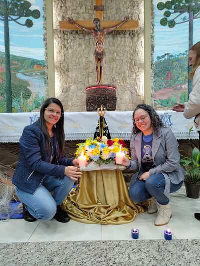 Centenas de devotos participaram da carreata com a Imagem Peregrina de Nossa Senhora Aparecida em Laranjeiras do Sul