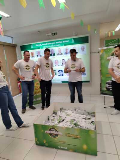 Sicredi realizou o sorteio da promoção Sorte Premiada nas Agências de Laranjeiras do Sul
