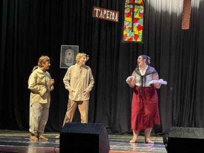 LS: Cine Teatro Iguassu lota para apresentação de “O Auto da Compadecida”