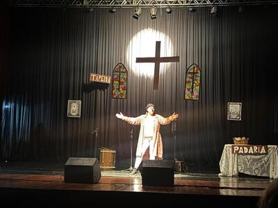 LS: Cine Teatro Iguassu lota para apresentação de “O Auto da Compadecida”