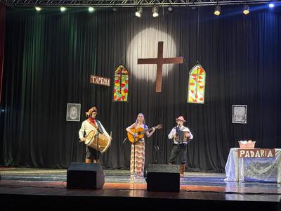 LS: Cine Teatro Iguassu lota para apresentação de “O Auto da Compadecida”