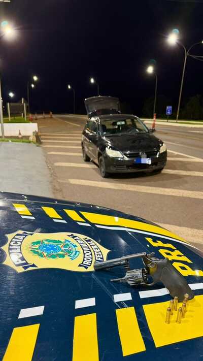 PRF apreende arma de fogo com menor na BR-277 em Guaraniaçu 