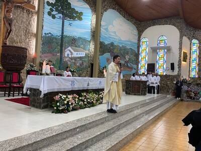 Centenas de devotos participaram da primeira Santa Missa no Santuário de Laranjeiras do Sul
