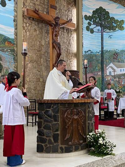 Centenas de fiéis participam da segunda celebração em honra a Nossa Senhora Aparecida em Laranjeiras do Sul