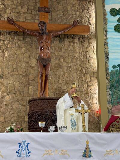 Padre Sebastião Gulart presidiu a celebração das 10h