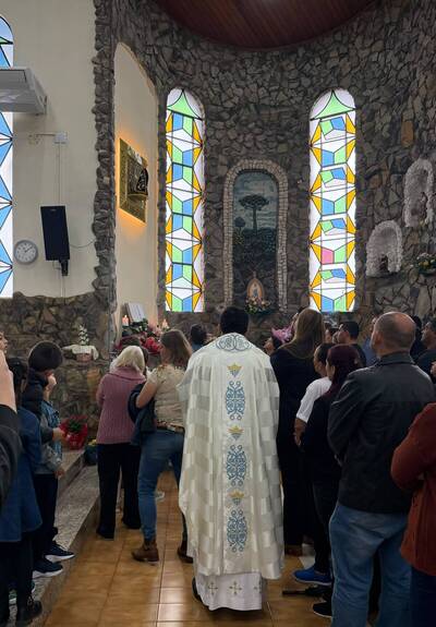 Padre Sebastião Gulart presidiu a celebração das 10h