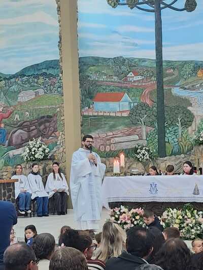 Missa das Crianças foi presidida pelo padre Aroldo 