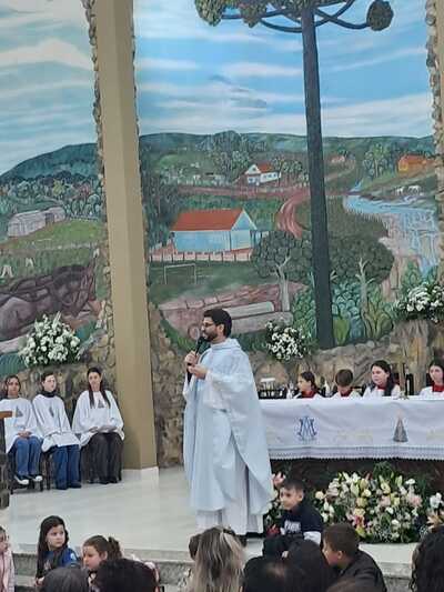 Missa das Crianças foi presidida pelo padre Aroldo 