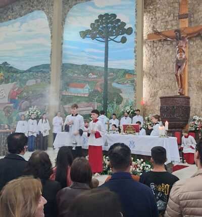 Missa das Crianças foi presidida pelo padre Aroldo 