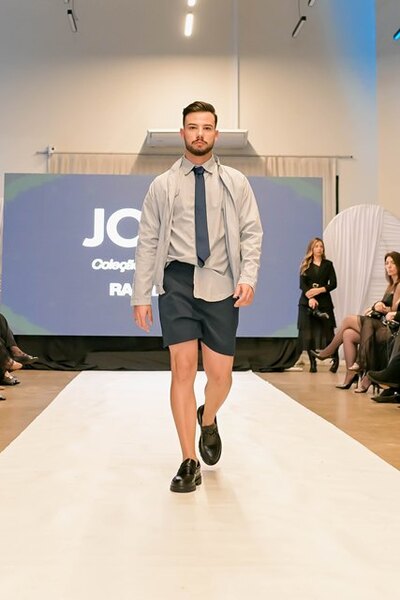 LS: Rapha Jakob celebra 17 anos de história com lançamento de coleção masculina autoral
