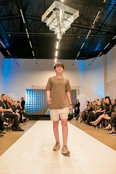 LS: Rapha Jakob celebra 17 anos de história com lançamento de coleção masculina autoral