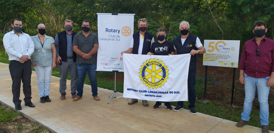 Rotary Clube de Laranjeiras do Sul desenvolve ação de plantio de mudas no Lago 2 