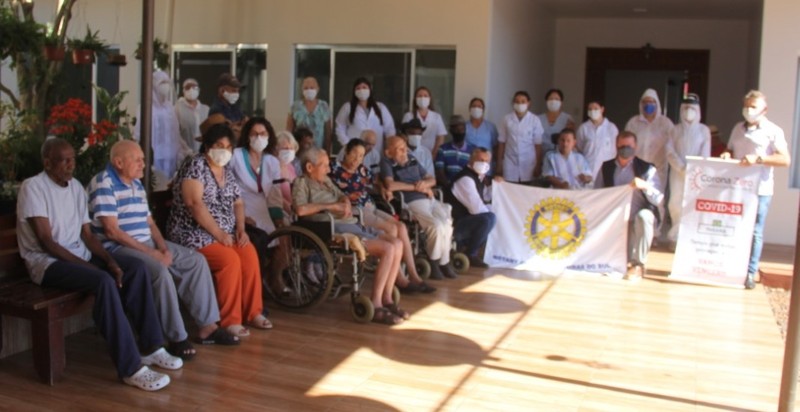 Rotary Clube de Laranjeiras do Sul desenvolve ação de prevenção a Covid – 19, aos idosos da Casa de Repouso São Francisco Xavier 