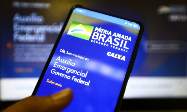 PolÃ­cia Federal faz operaÃ§Ã£o contra fraudes no auxÃ­lio emergencial no ParanÃ¡ e outros 13 estados