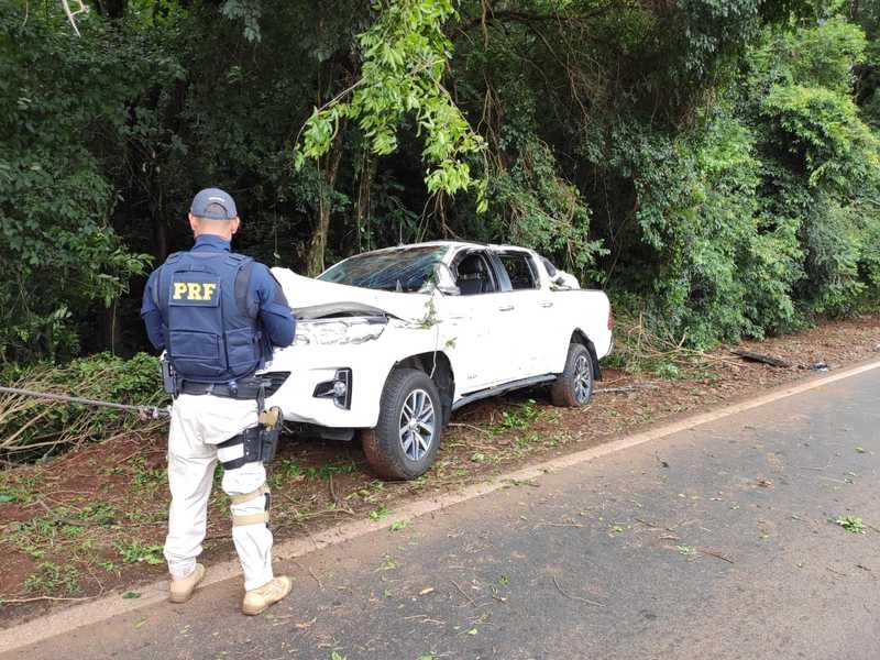 Cantagalo: Acidente envolvendo 3 veÃ­culos foi registrado pela PRF na BR 277
