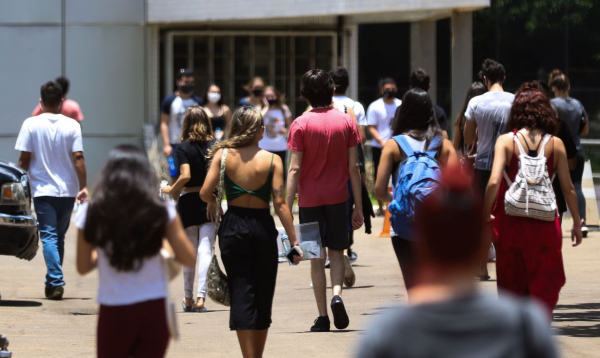 Sem calendário oficial, Enem de 2021 pode ser adiado para janeiro do próximo ano