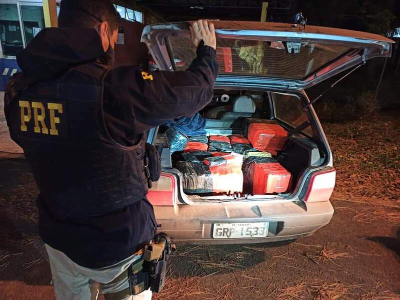 Laranjeiras: PRF prende traficante transportando 163 kg de maconha
