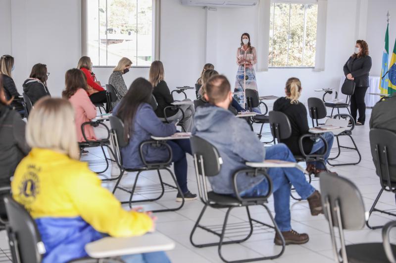 Secretaria de Assistência Social lança campanha “ Sinal Vermelho contra a violência doméstica”