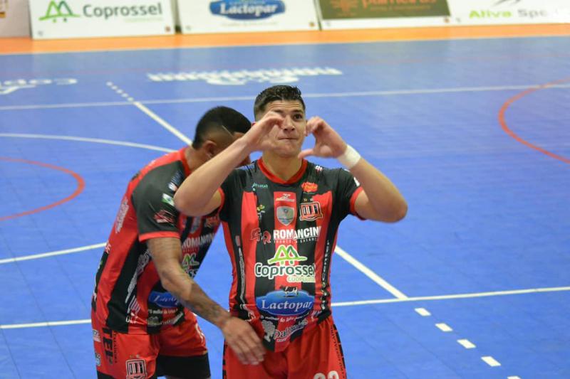 Djaelson está de malas prontas para o Futsal Português.