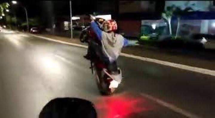Laranjeiras: ApÃ³s ser flagrado disputando "racha" motociclista "bÃªbado" e sem CNH foge da PM
