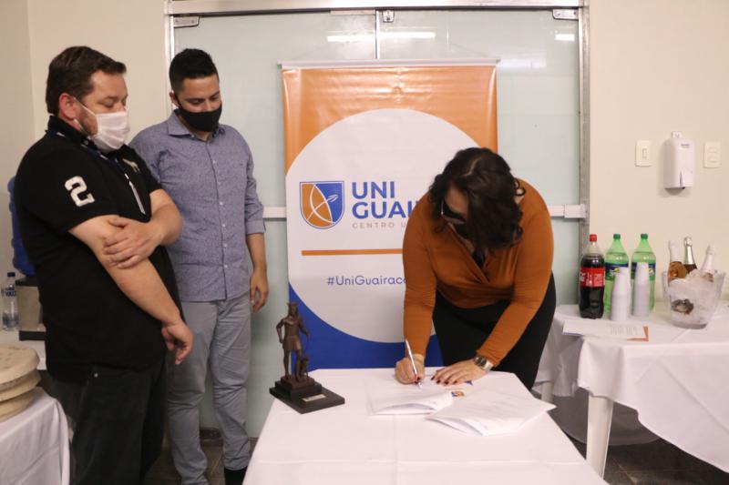 UniGuairacÃ¡ inaugura unidade de educaÃ§Ã£o Ã  distÃ¢ncia em Laranjeiras do Sul