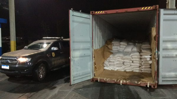 PolÃ­cia Federal apreende 329 kg de cocaÃ­na em exportadora de ParanaguÃ¡