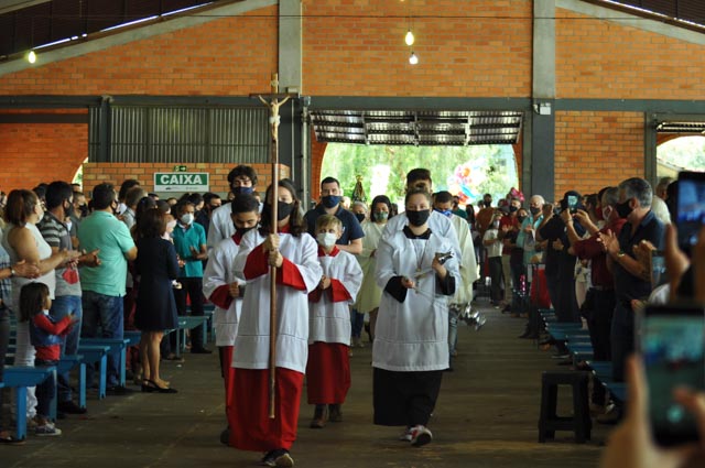 Missa Solene em Louvor a Nossa Senhora contou com a participação de centenas de fiés