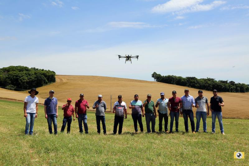 Aconteceu em Virmond, o lançamento do maior drone de pulverização agrícola do Brasil